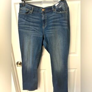 🎈LNWOT🎈Levi Strauss 🎈Mid-Rise Straight Leg Jeans🎈20W🎈
